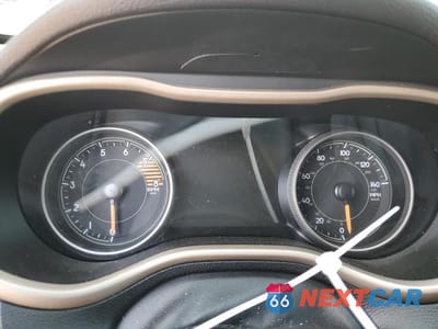 Zdjęcie 9 z 13 samochodu: 2017 JEEP CHEROKEE VIN:1C4PJMDS4HW636475 - miniatura