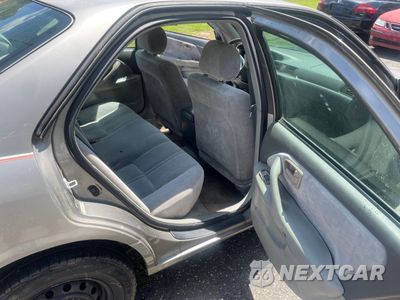 Zdjęcie 6 z 10 samochodu: 1999 TOYOTA CAMRY CE VIN:4T1BG22K8XU567179 - miniatura