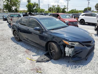 Czwarte zdjęcie samochodu z boku: 2018 TOYOTA CAMRY L VIN:4T1B11HK0JU528404 - miniatura