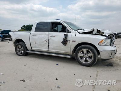Czwarte zdjęcie samochodu z boku: 2015 RAM 1500 SLT VIN:1C6RR6LT2FS559639 - miniatura