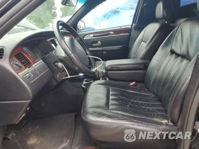 Zdjęcie 7 z 14 samochodu: 2005 LINCOLN TOWN CAR EXECUTIVE VIN:1L1FM88W85Y611146 - miniatura