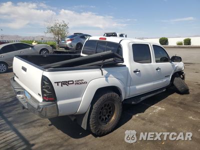 Trzecie zdjęcie samochodu z tyłu: 2015 TOYOTA TACOMA DOUBLE CAB VIN:3TMLU4EN1FM203062 - miniatura