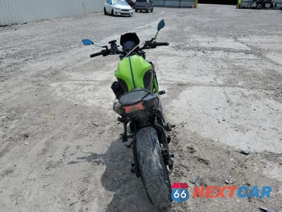 Czwarte zdjęcie samochodu z boku: 2017 KAWASAKI ER650 G VIN:JKAEREG17HDA00618 - miniatura