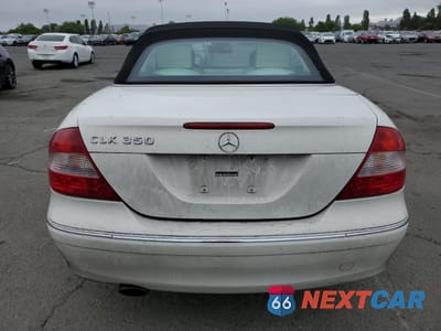 Zdjęcie 6 z 14 samochodu: 2007 MERCEDES-BENZ CLK 350 VIN:WDBTK56F27F215661 - miniatura