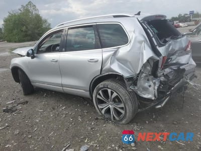 Drugie zdjęcie samochodu z przodu: 2017 VOLKSWAGEN TOUAREG VIN:WVGRF7BP2HD001093 - miniatura
