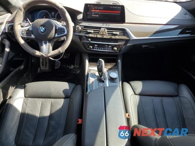 Zdjęcie 8 z 14 samochodu: 2019 BMW M550XI VIN:WBAJB9C58KB288882 - miniatura