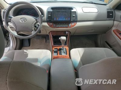 Zdjęcie 8 z 12 samochodu: 2005 TOYOTA CAMRY LE VIN:4T1BE32K65U502517 - miniatura