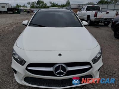 Piąte zdjęcie samochodu w środku: 2021 MERCEDES-BENZ A 220 VIN:W1K3G4EB3MJ262644 - miniatura