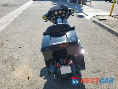 Czwarte zdjęcie samochodu z boku: 2011 HARLEY-DAVIDSON FLHX VIN:1HD1KBM34BB650471 - miniatura