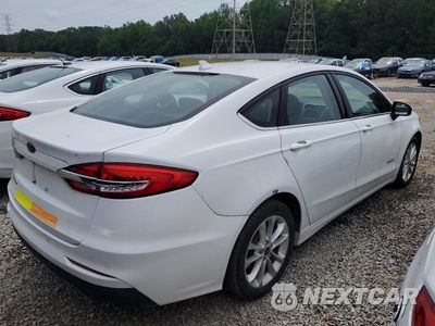 Trzecie zdjęcie samochodu z tyłu: 2019 FORD FUSION SE VIN:3FA6P0LU2KR284955 - miniatura