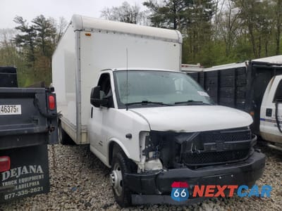 Czwarte zdjęcie samochodu z boku: 2018 CHEVROLET EXPRESS G4500 VIN:1HA6GVCG9JN007931 - miniatura