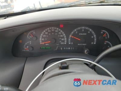 Zdjęcie 9 z 13 samochodu: 2002 FORD EXPEDITION XLT VIN:1FMRU15W52LA84330 - miniatura