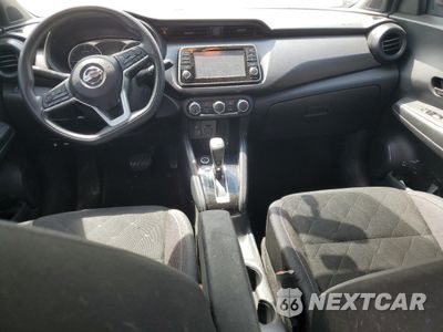 Zdjęcie 8 z 16 samochodu: 2019 NISSAN KICKS S VIN:3N1CP5CU9KL506889 - miniatura