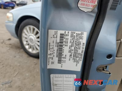 Zdjęcie 12 z 12 samochodu: 2010 MERCURY GRAND MARQUIS LS VIN:2MEBM7FV8AX635848 - miniatura