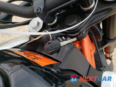 Zdjęcie 8 z 9 samochodu: 2020 KTM 390 DUKE VIN:MD2JPJ408LC271854 - miniatura