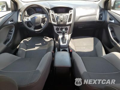 Zdjęcie 8 z 12 samochodu: 2014 FORD FOCUS SE VIN:1FADP3F26EL358769 - miniatura
