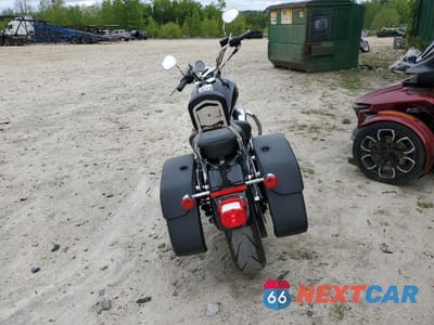 Czwarte zdjęcie samochodu z boku: 2014 HARLEY-DAVIDSON XL1200 T VIN:1HD1LL322EC429011 - miniatura