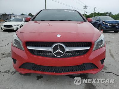 Piąte zdjęcie samochodu w środku: 2014 MERCEDES-BENZ CLA 250 VIN:WDDSJ4EB2EN061177 - miniatura