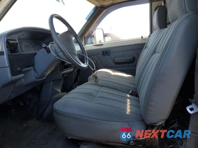 Zdjęcie 7 z 15 samochodu: 1990 TOYOTA PICKUP CAB CHASSIS SUPER LONG WHEELBAS VIN:JT5VN94T8L0017662 - miniatura