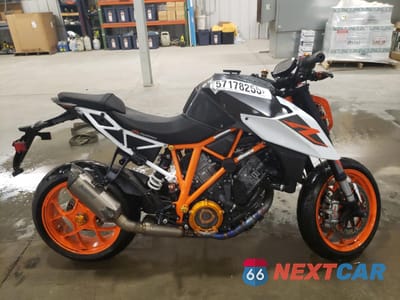 2018 KTM 1290 SUPER DUKE R VBKV39402JM981162 - główne zdjęcie licytacji z USA - miniatura