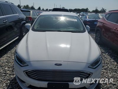 Piąte zdjęcie samochodu w środku: 2018 FORD FUSION SE HYBRID VIN:3FA6P0LU2JR163504 - miniatura