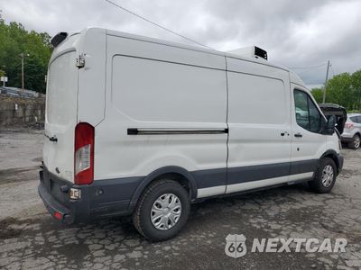 Trzecie zdjęcie samochodu z tyłu: 2018 FORD TRANSIT T-250 VIN:1FTYR2CM2JKA22509 - miniatura