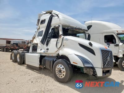 2025 VOLVO VN VNL 4V4NC9EH2SN681417 - główne zdjęcie licytacji z USA - miniatura