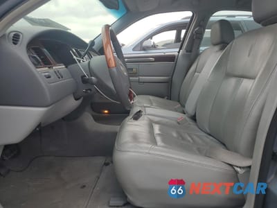 Zdjęcie 7 z 12 samochodu: 2004 LINCOLN TOWN CAR ULTIMATE VIN:1LNHM83W74Y648282 - miniatura