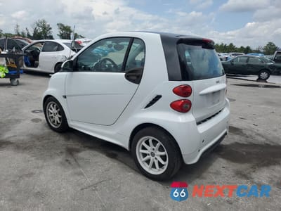 Drugie zdjęcie samochodu z przodu: 2013 SMART FORTWO PURE VIN:WMEEJ3BA6DK649940 - miniatura