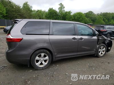 Trzecie zdjęcie samochodu z tyłu: 2017 TOYOTA SIENNA VIN:5TDZZ3DC1HS828120 - miniatura