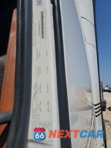 Zdjęcie 10 z 10 samochodu: 2021 VOLVO VNR SEMI TRUCK VIN:4V4WC9EH0MN600339 - miniatura