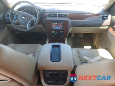 Zdjęcie 8 z 16 samochodu: 2012 CHEVROLET SUBURBAN K1500 LTZ VIN:1GNSKKE74CR218938 - miniatura