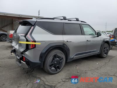 Trzecie zdjęcie samochodu z tyłu: 2024 KIA EV9 GT LINE VIN:KNDAEFS53R6039211 - miniatura