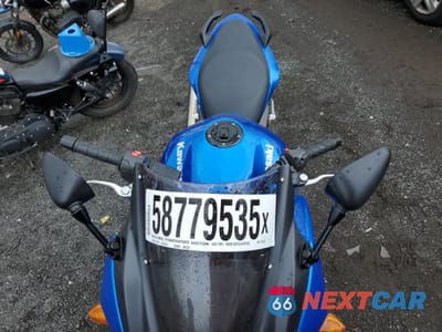 Piąte zdjęcie samochodu w środku: 2005 KAWASAKI ZR750 K1 VIN:JKAZRDK155A001229 - miniatura