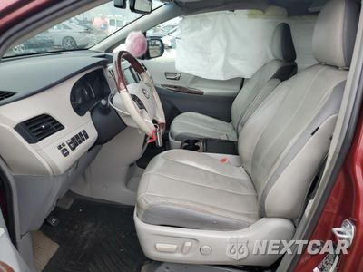 Zdjęcie 7 z 14 samochodu: 2014 TOYOTA SIENNA XLE VIN:5TDYK3DC5ES419257 - miniatura