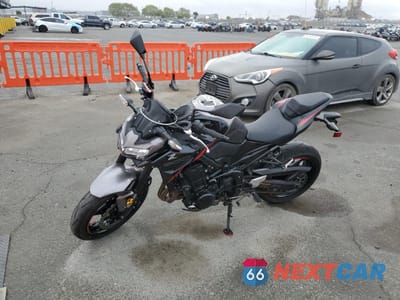 Trzecie zdjęcie samochodu z tyłu: 2023 KAWASAKI ZR900 F VIN:ML5ZRDF12PDA63167 - miniatura