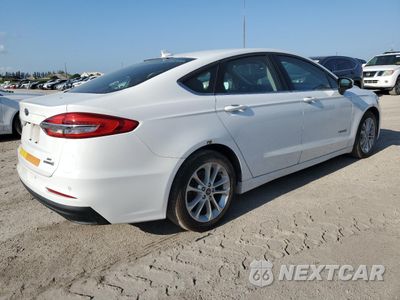 Trzecie zdjęcie samochodu z tyłu: 2019 FORD FUSION SE VIN:3FA6P0LU4KR124818 - miniatura