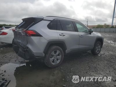 Trzecie zdjęcie samochodu z tyłu: 2022 TOYOTA RAV4 XLE VIN:4T3RWRFV2NU068302 - miniatura