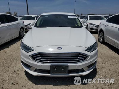 Piąte zdjęcie samochodu w środku: 2018 FORD FUSION SE HYBRID VIN:3FA6P0LU1JR281866 - miniatura