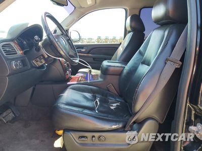 Zdjęcie 7 z 14 samochodu: 2010 CHEVROLET TAHOE C1500 LTZ VIN:1GNUCCE09AR209700 - miniatura
