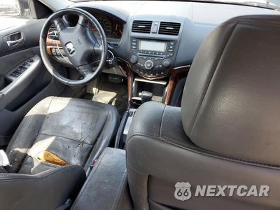 Zdjęcie 8 z 12 samochodu: 2004 HONDA ACCORD EX VIN:1HGCM665X4A012794 - miniatura