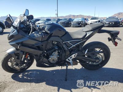 Trzecie zdjęcie samochodu z tyłu: 2025 SUZUKI GSX800 F VIN:JS1EM13BXS7100334 - miniatura