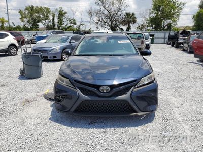Piąte zdjęcie samochodu w środku: 2018 TOYOTA CAMRY L VIN:4T1B11HK0JU528404 - miniatura