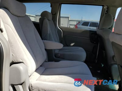 Zdjęcie 11 z 13 samochodu: 2006 KIA SEDONA EX VIN:KNDMB233566036298 - miniatura