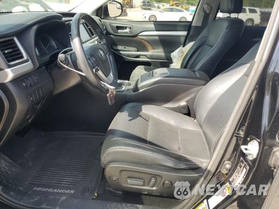 Zdjęcie 7 z 15 samochodu: 2018 TOYOTA HIGHLANDER SE VIN:5TDJZRFH6JS863332 - miniatura