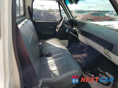 Zdjęcie 10 z 13 samochodu: 1984 CHEVROLET C10 VIN:1GCCC14DXEF352529 - miniatura