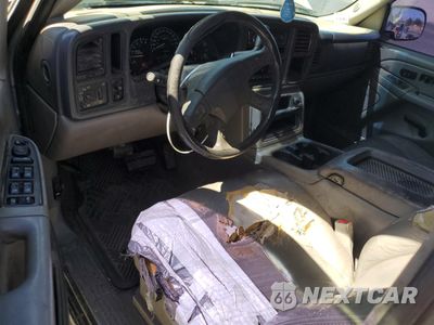 Zdjęcie 8 z 13 samochodu: 2005 CHEVROLET SUBURBAN C2500 VIN:1GNGC26UX5R163664 - miniatura