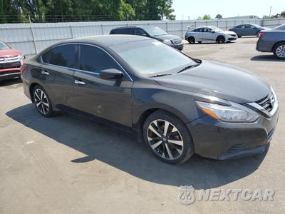 Czwarte zdjęcie samochodu z boku: 2018 NISSAN ALTIMA 2.5 VIN:1N4AL3AP1JC133428 - miniatura