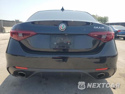 Zdjęcie 6 z 12 samochodu: 2018 ALFA ROMEO GIULIA VIN:ZARFAEBN0J7593662 - miniatura