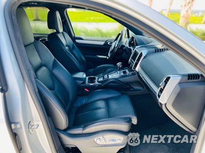Piąte zdjęcie samochodu w środku: 2013 PORSCHE CAYENNE GTS VIN:WP1AD2A29DLA76078 - miniatura